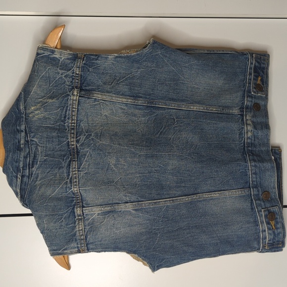 Levi's Vest - Picture 4 of 4